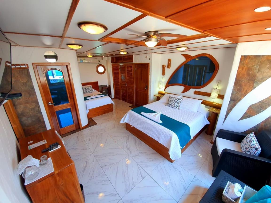 Bed and Breakfast Casa Ocean Pier Puerto Ayora  Zewnętrze zdjęcie